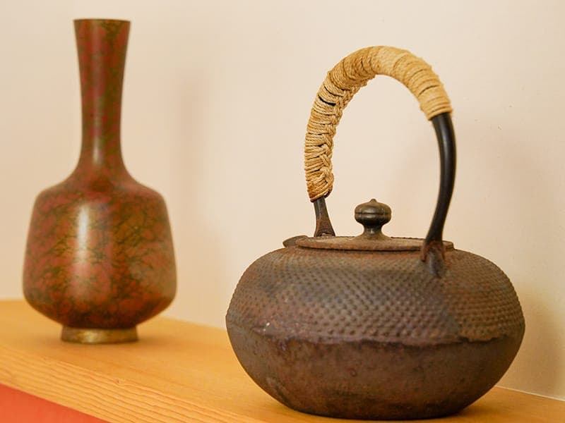 自然素材と職人の技を感じる南部鉄器