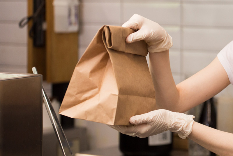 夜遅くまで営業